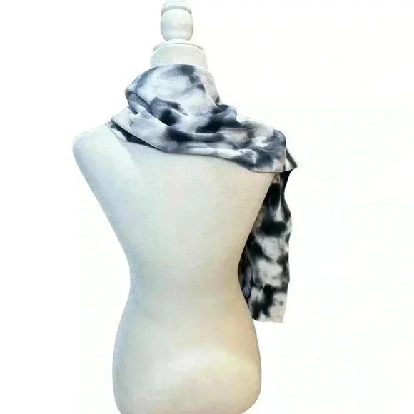 Zumba Together Scarf Black White Tie-Dye - Picture 3 of 3